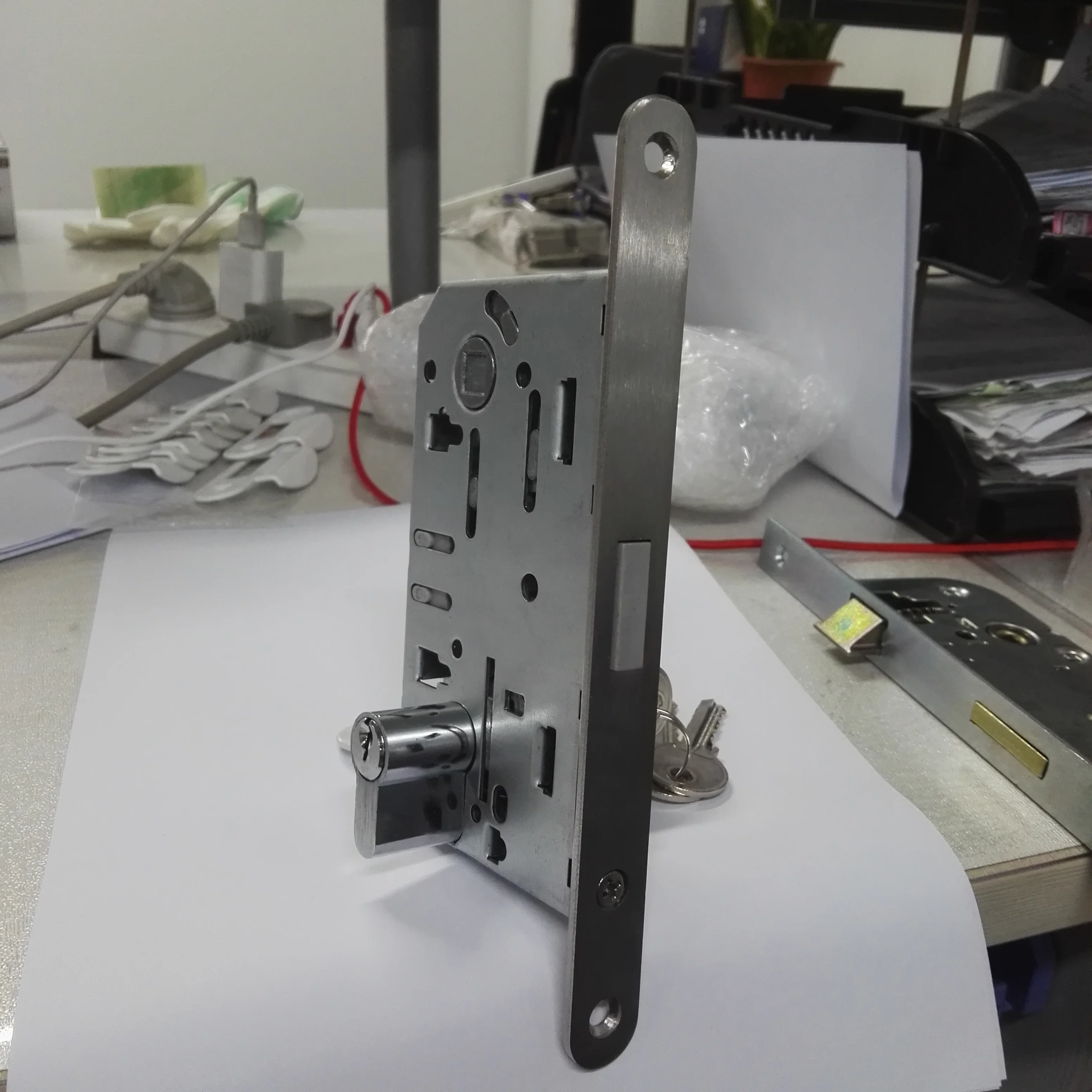 Italy magnetic door lock for interior door 410 lock price magnetic latch