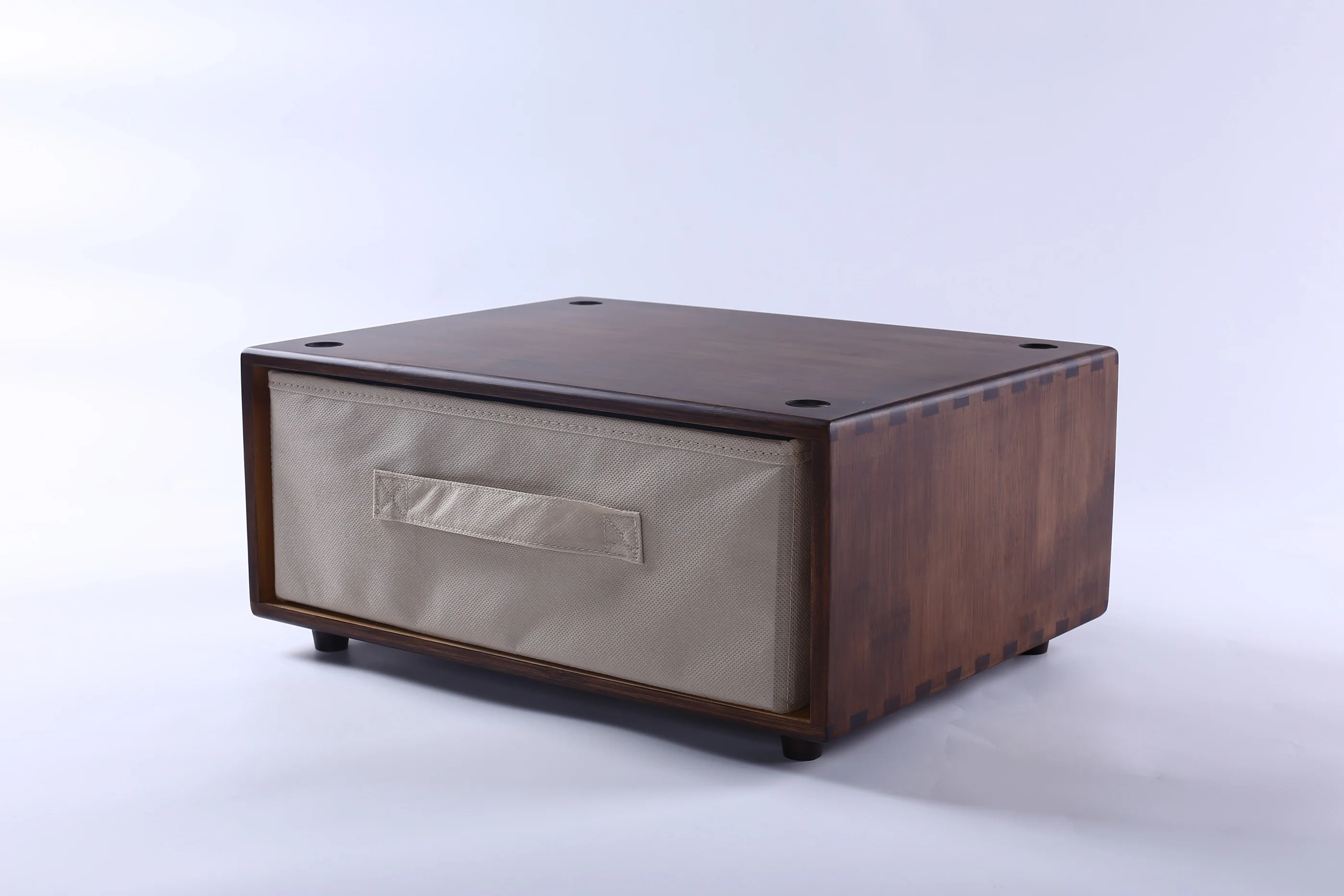 Бамбуковый шкаф орехового цвета с тканевыми ящиками для хранения