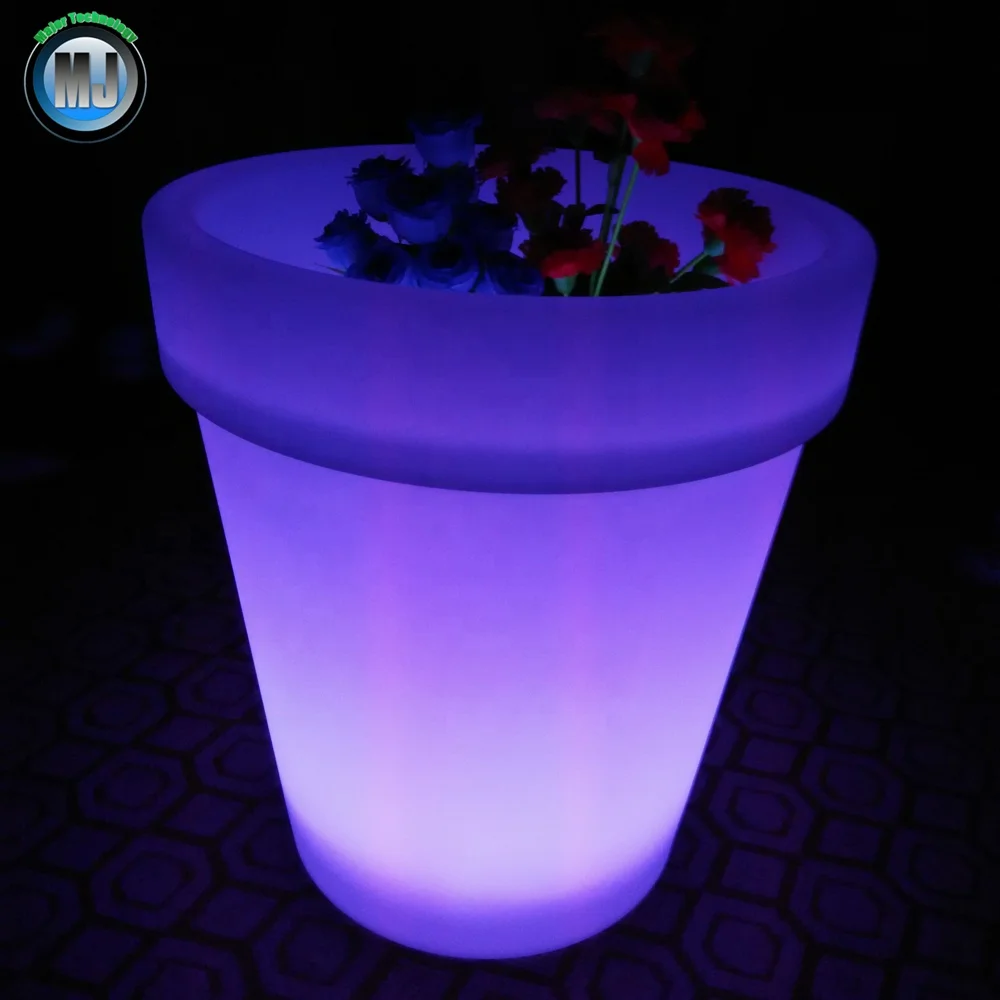 Plastic Material Waterproof Rechargeable Color Changing Lighting Up LED Flower Pot
