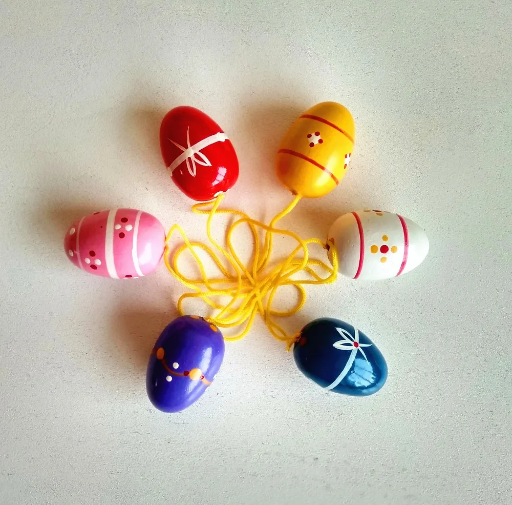 wooden hanging Easter eggs for home decoration
