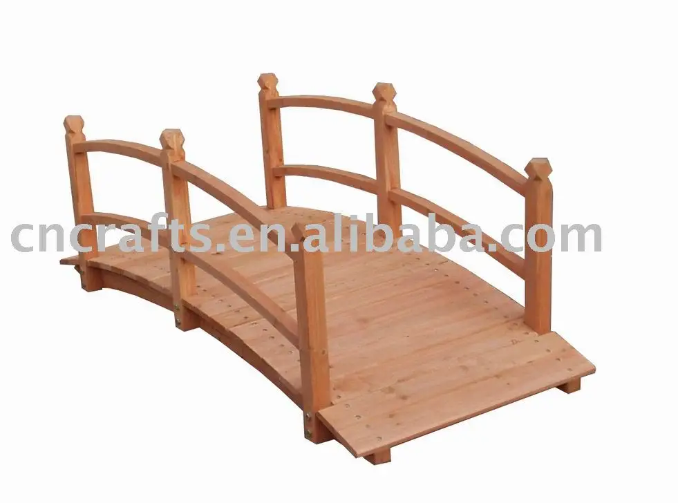 
Деревянный мост. Украшение сада. 