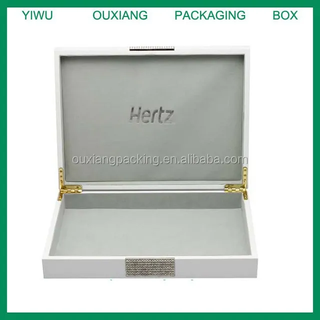 2018 new design luxury piano white lacquer finish wooden chocolate box