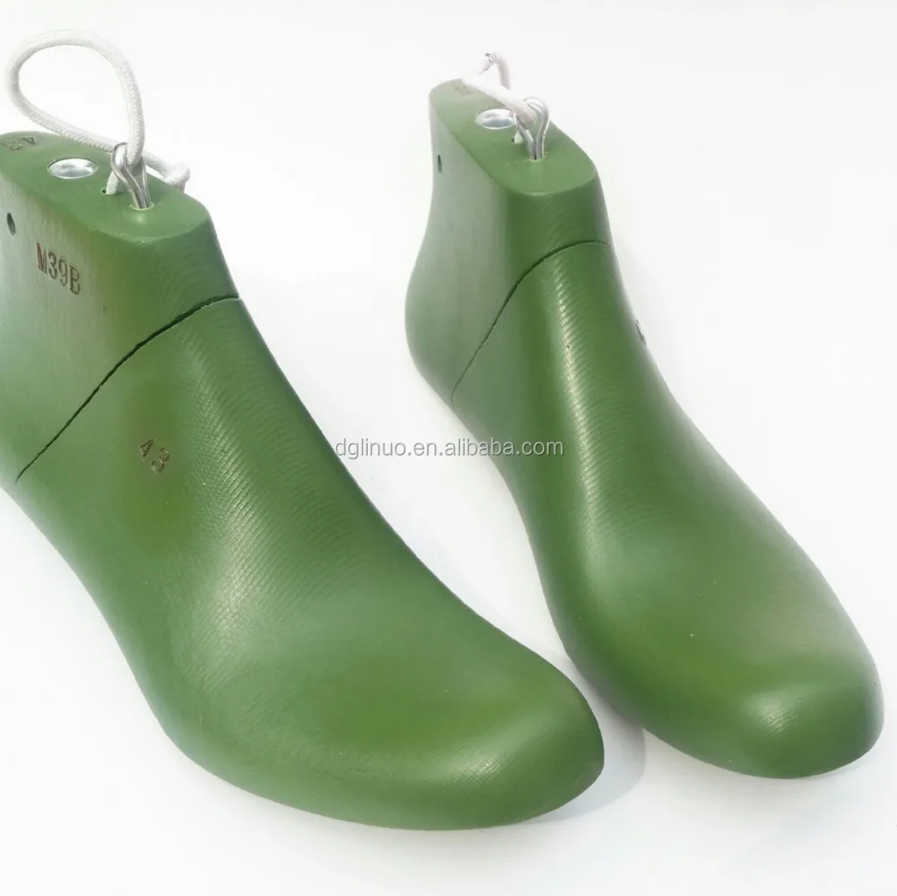 Bootsmaker man shoe lasts for shoe making