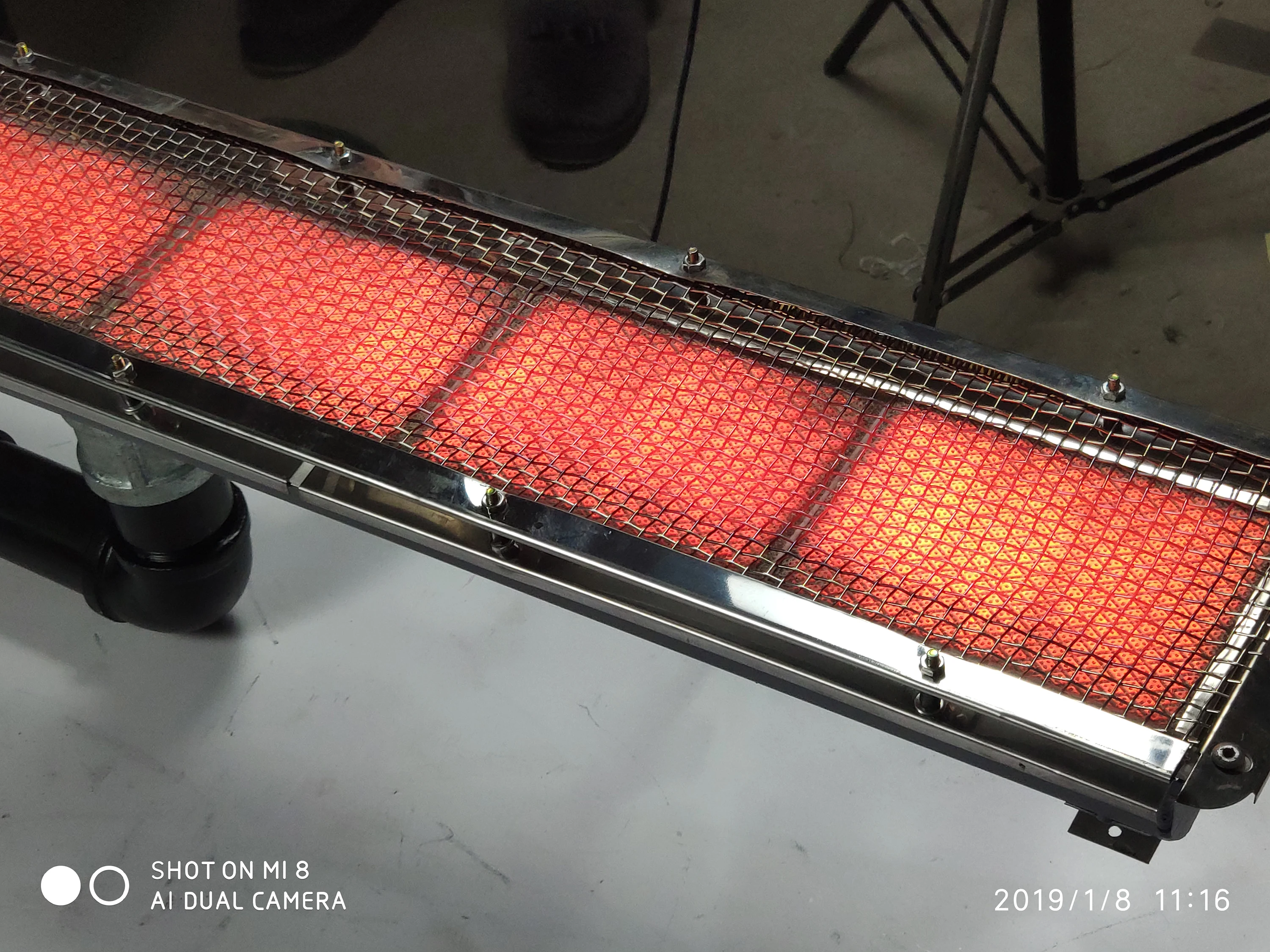 Газовая инфракрасная горелка для сушки и отверждения покрытия на водной основе дереве