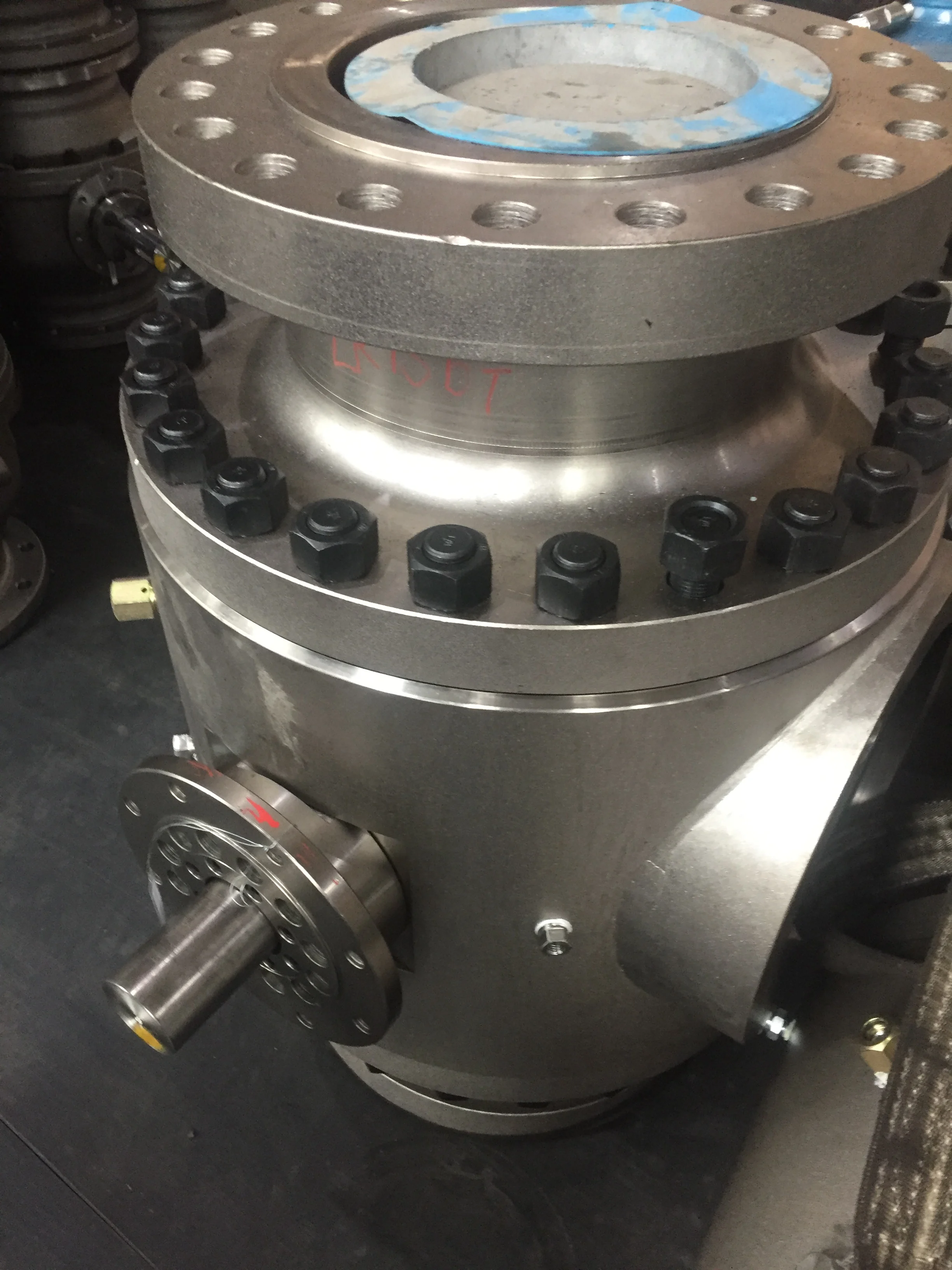 Forged trunnion mounted  worm gear pig able ball valves