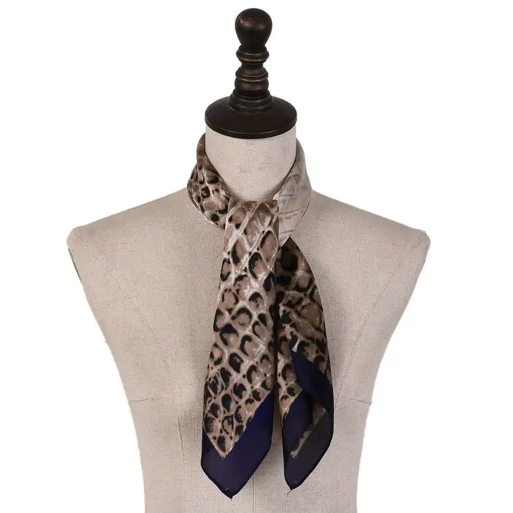 Оптовая продажа 2021 Новые короткие шейный платок 70 см роскошные Леопардовый шейный платок