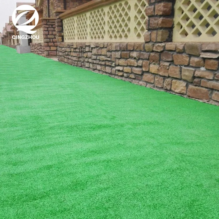Emerald Green Short Artificial Grass Natural Outdoor Garden Decor Made of Durable PP Material