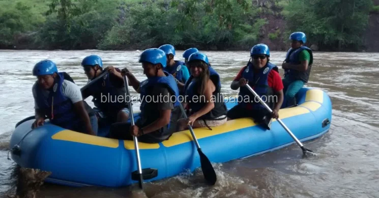 Hot sale 2017 new style Self-bailing white water river rafting boat inflatable rowing boat in good quality