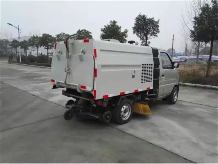 Factory Sale Bottom Price 4*2 LHD Mini Street Sweeper Truck HOT SALE 2m3 Road