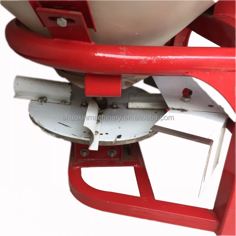 700L plastic hopper fertilizer spreader hot sell farming machine