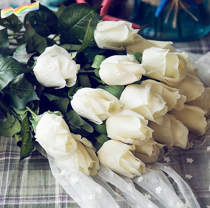 Silk fabric real touch single stem artificial rose flowers in bud for wedding event