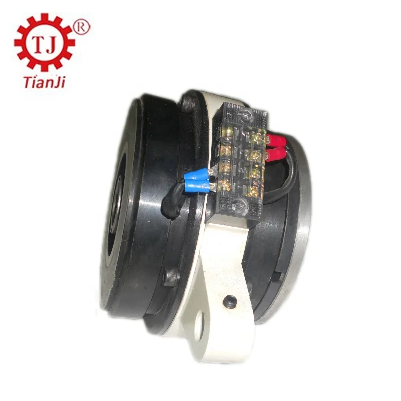 Sleeve-type disc brake and clutch unit group assembly for concrete mixer machines