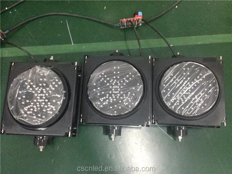 red cross green arrow 200mm traffic light