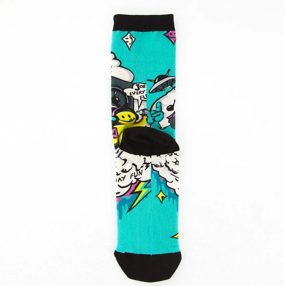 Street Cartoon Custom Socks Print Custom High Quality Fashion Men Casual Unisex Knitted Sustainable Wine Socks Designer Socks