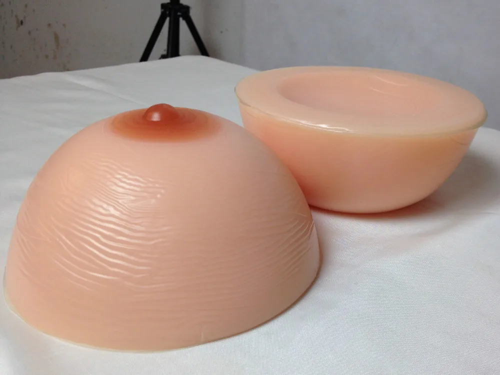 поддельные, реалистичные и реальных- трогательно слеза- формы груди