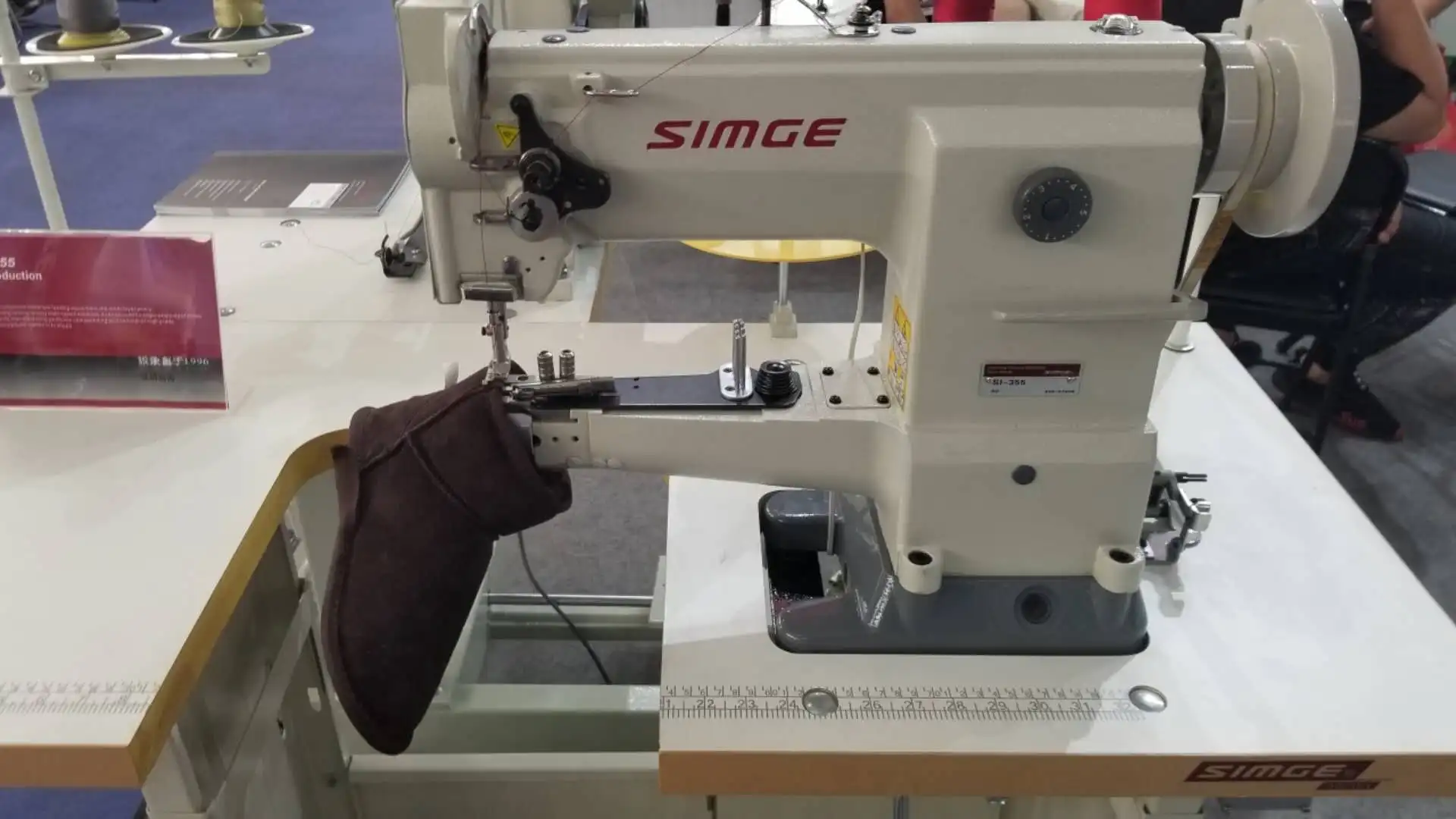 
SI-355 cylinder arm industrial sewing machine with table shoe making machine leather sewing machine leather 