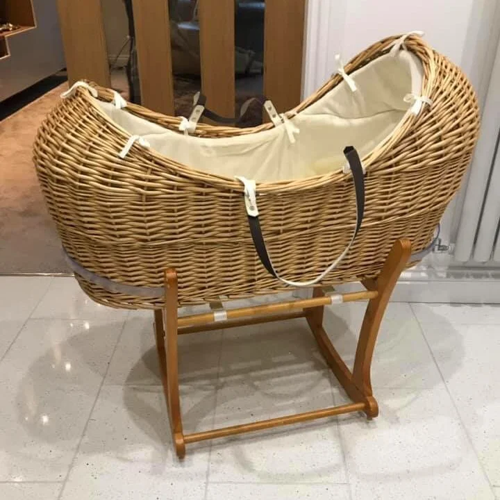 
100%handmade willow baby basket bed decoration with wheels 