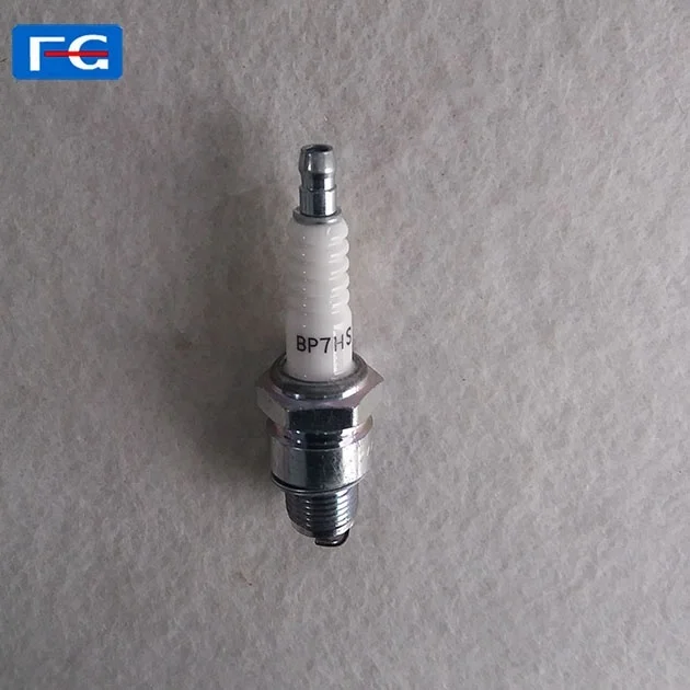 Wholesale Japan Two Stroke  outboards motor  spark plug BP7HS B7HS spark plugs  for atv 50CC 70CC 90CC 110CC engine