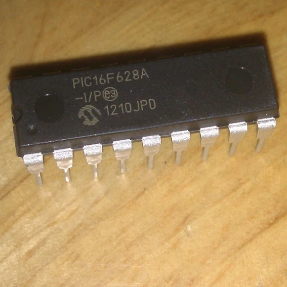 PIC16F628A-I/P PIC16F628 PIC16F628A DIP На Базе Флэш- 8-разрядный КМОП Микроконтроллеры с nanoWatt Технологии