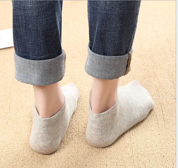 
LayleUnisex Antibacterial Silver ions Copper ions infused Diabetic Sock for protection and better circulation 