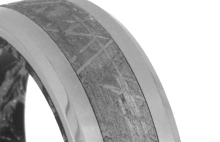 Ювелирные изделия Gentdes, черно-белая инкрустация Mokume и титановое кольцо с метеоритом Gibeon