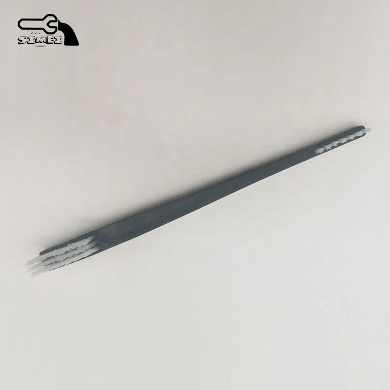 High Quality and Wholesale Nylon Wire Two-Ended Gun Cleaning Brush