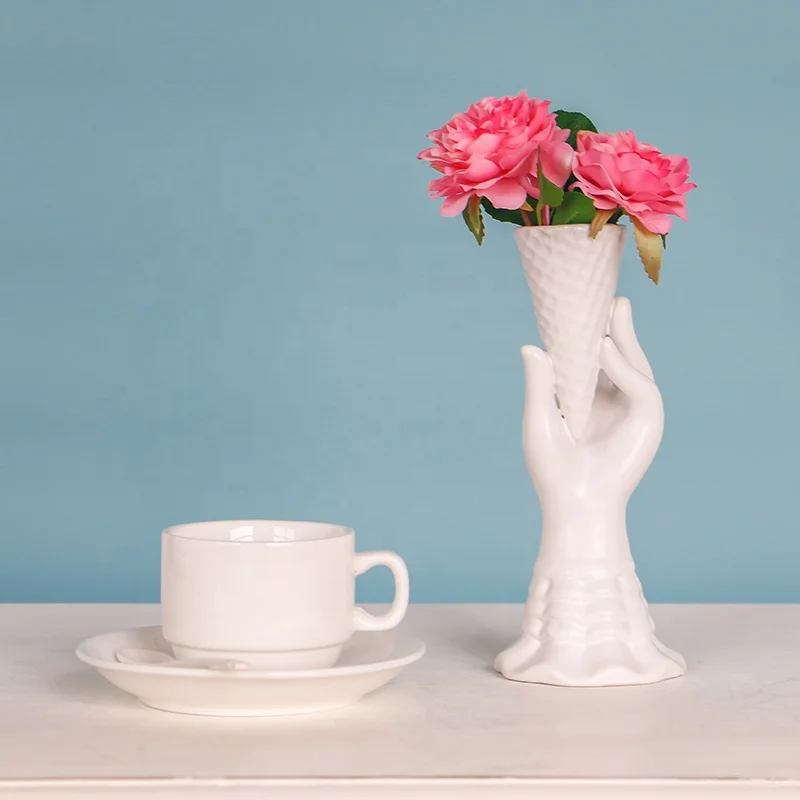White ceramic hand-held ice cream cone ornaments for home decor