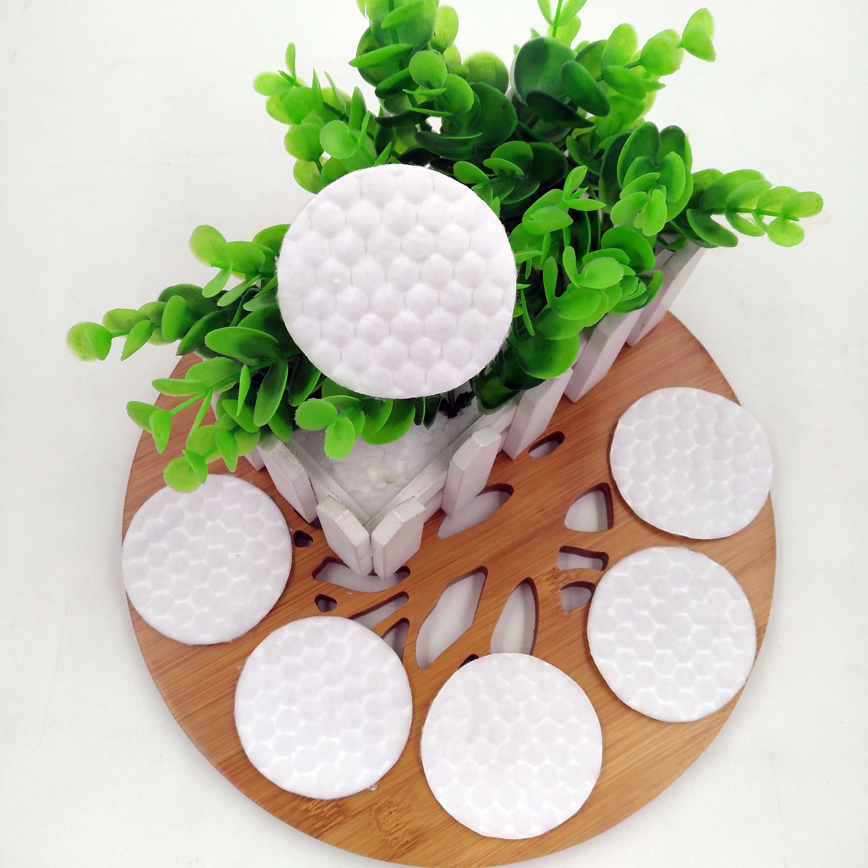 Pure Embossed Cosmetic Non Absorbent Cotton  Make Up Pads For Beauty