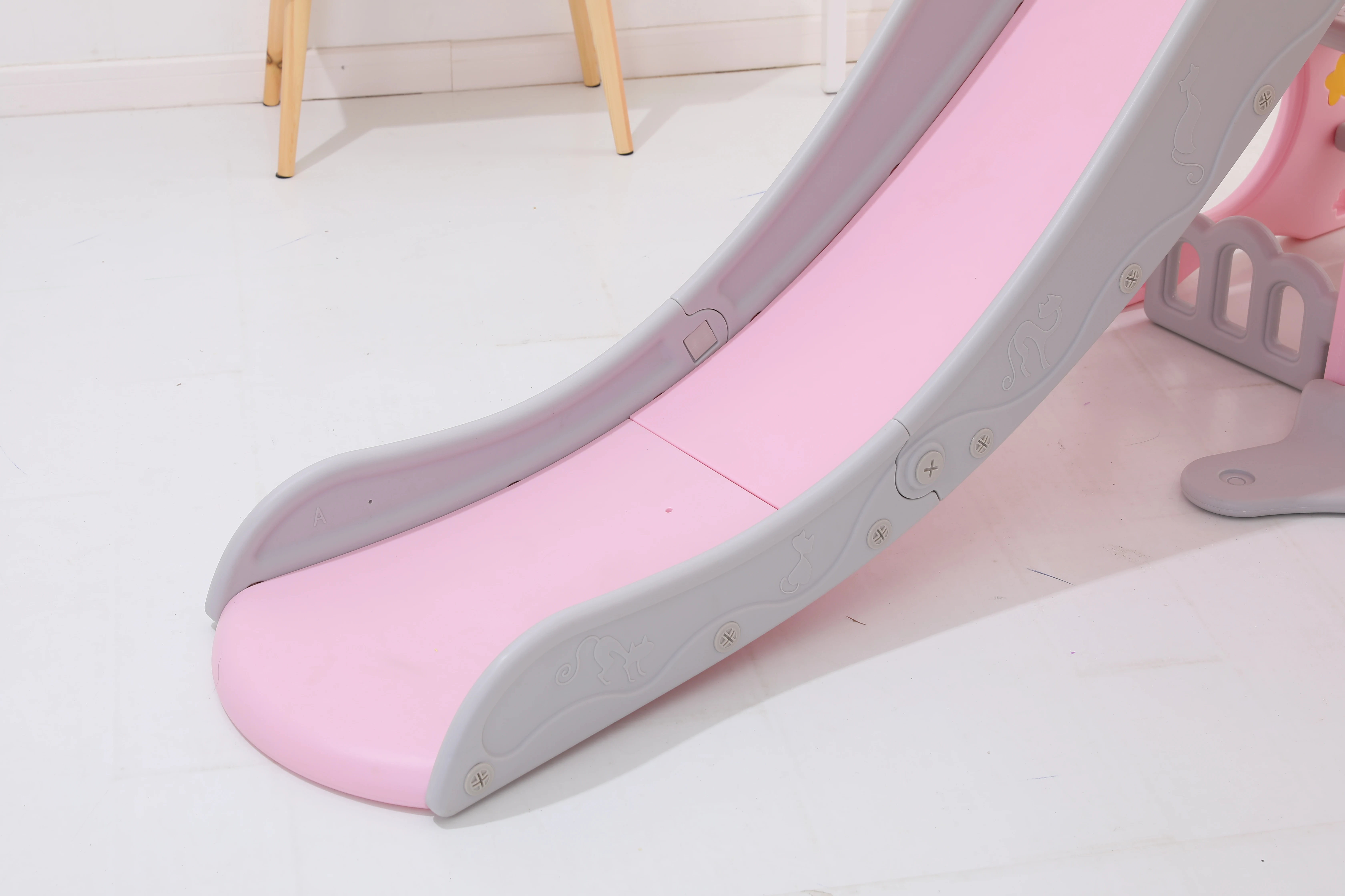 
New arrived Top sale indoor plastic slide and swing for baby 