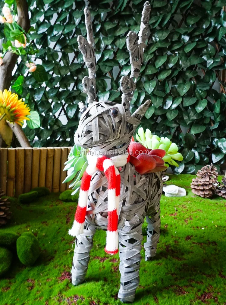 Willow Decorative Reindeer Planter Wicker Animal Shape Flower Succulent Planters Christmas Festival Decoration