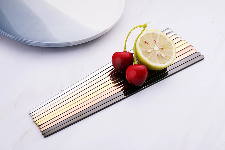 Wholesale stainless steel European palace design gold and silver cutlery set metal fork knife and spoon gift tableware