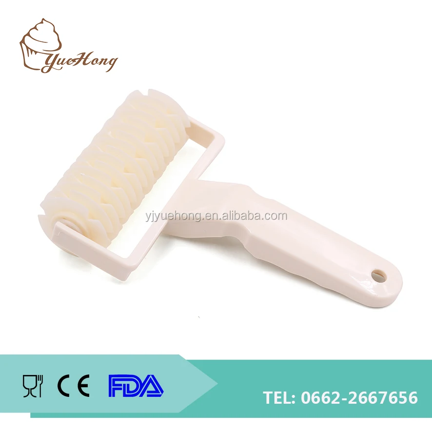 
Lattice Design Roller Cutter for Pie, Pizza Pastry Dough cutter Roller 