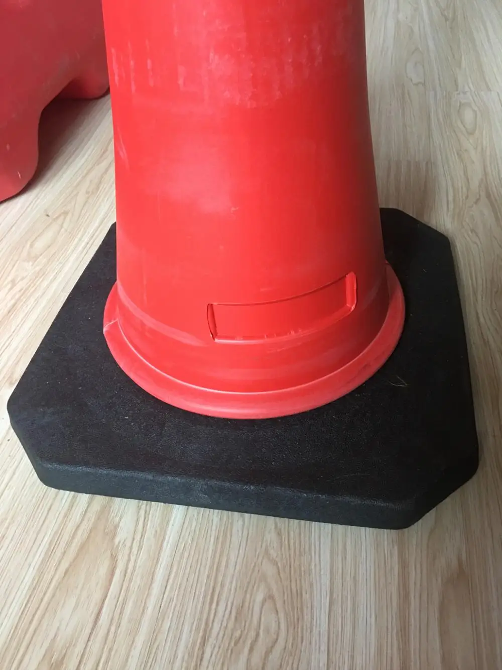 high quality PE traffic cone hot sale 750 1000 reflective traffic cone with reflective tape used on the crossing of road ways