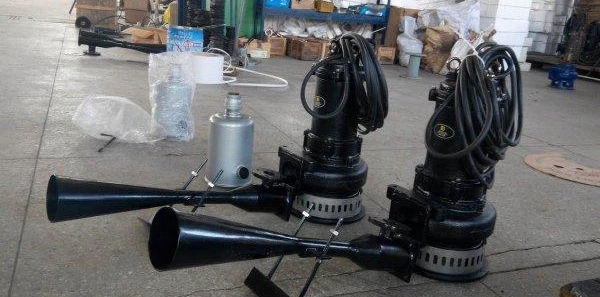 Submersible venturi jet aerator for water treatment