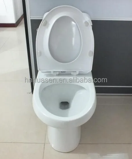 China Supplier Ceramic Elongated Two Piece Toilet for Korea