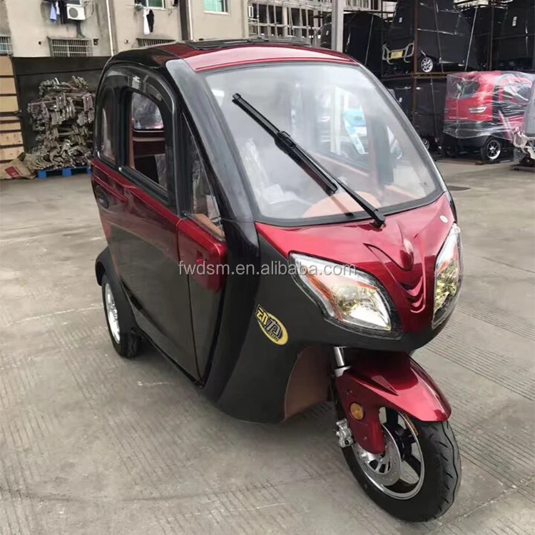 Closed electric tricycle for 2 adult person
