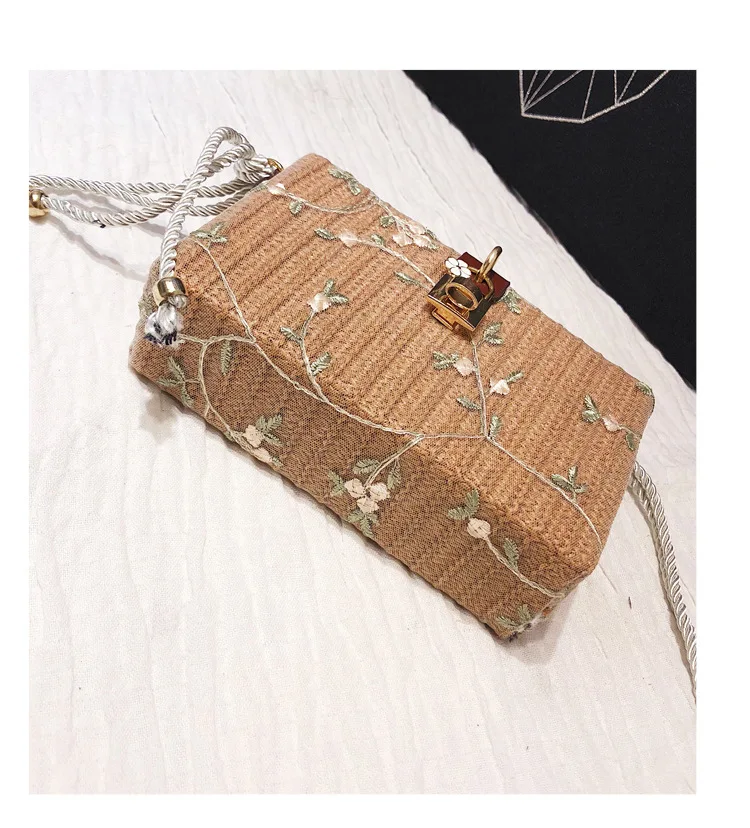 Summer new fairy bag female 2018 new wave Korean version of the wild Messenger bag shoulder straw ins explosion models