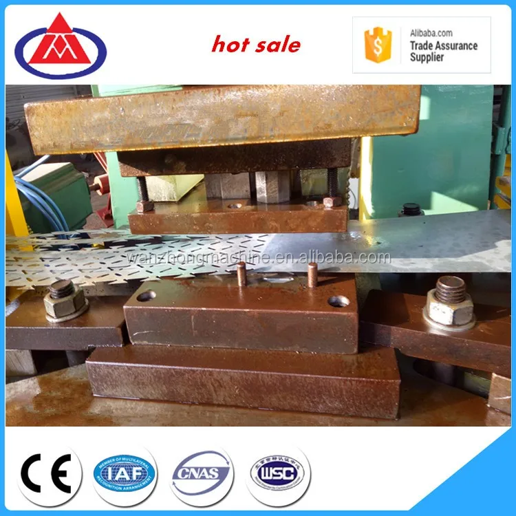 High quality barbed wire machine price with razor