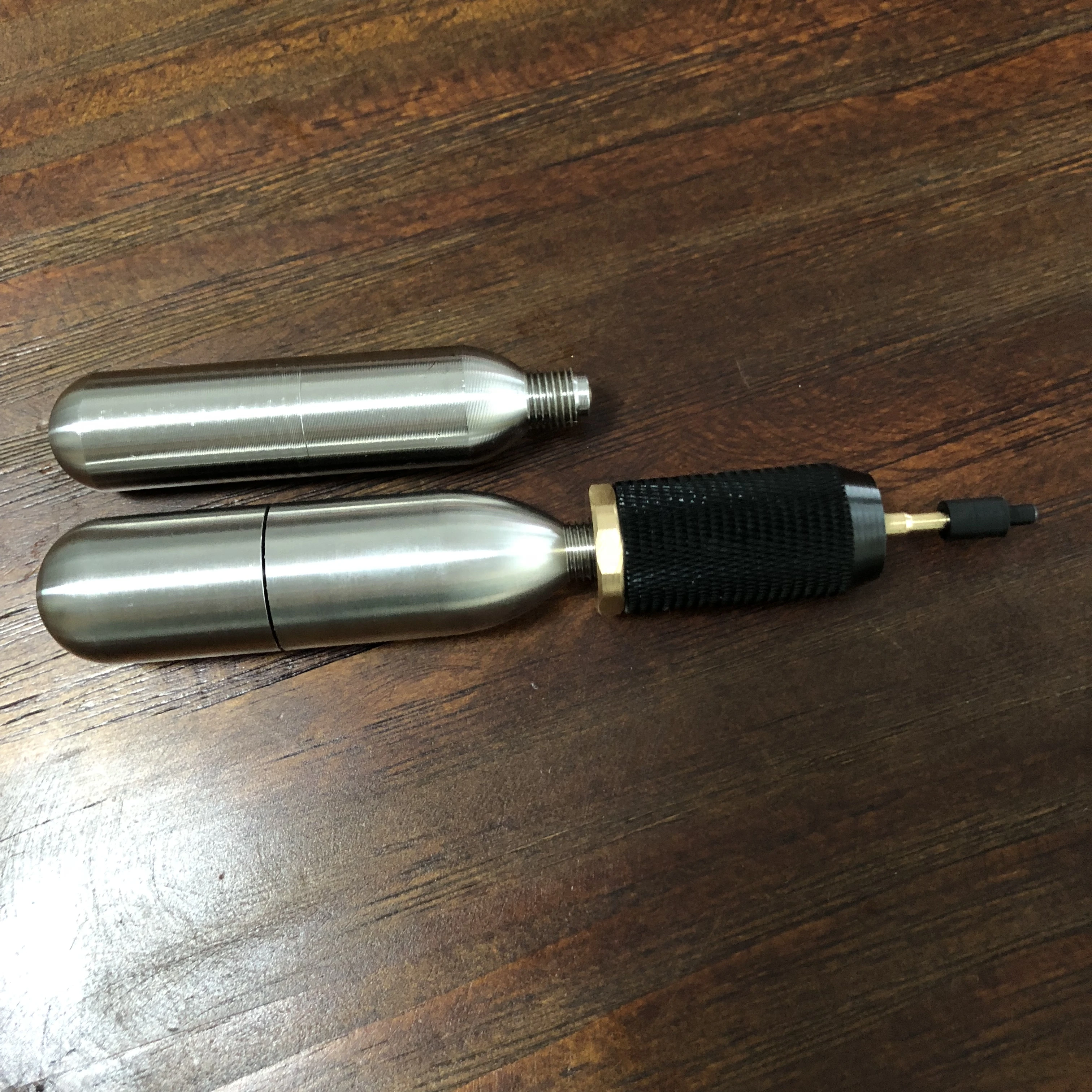 16g co2 refillable cartridge with 3/8-24UNF threaded for beer/tire inflator rechargeable 16g threaded co2 cartridge