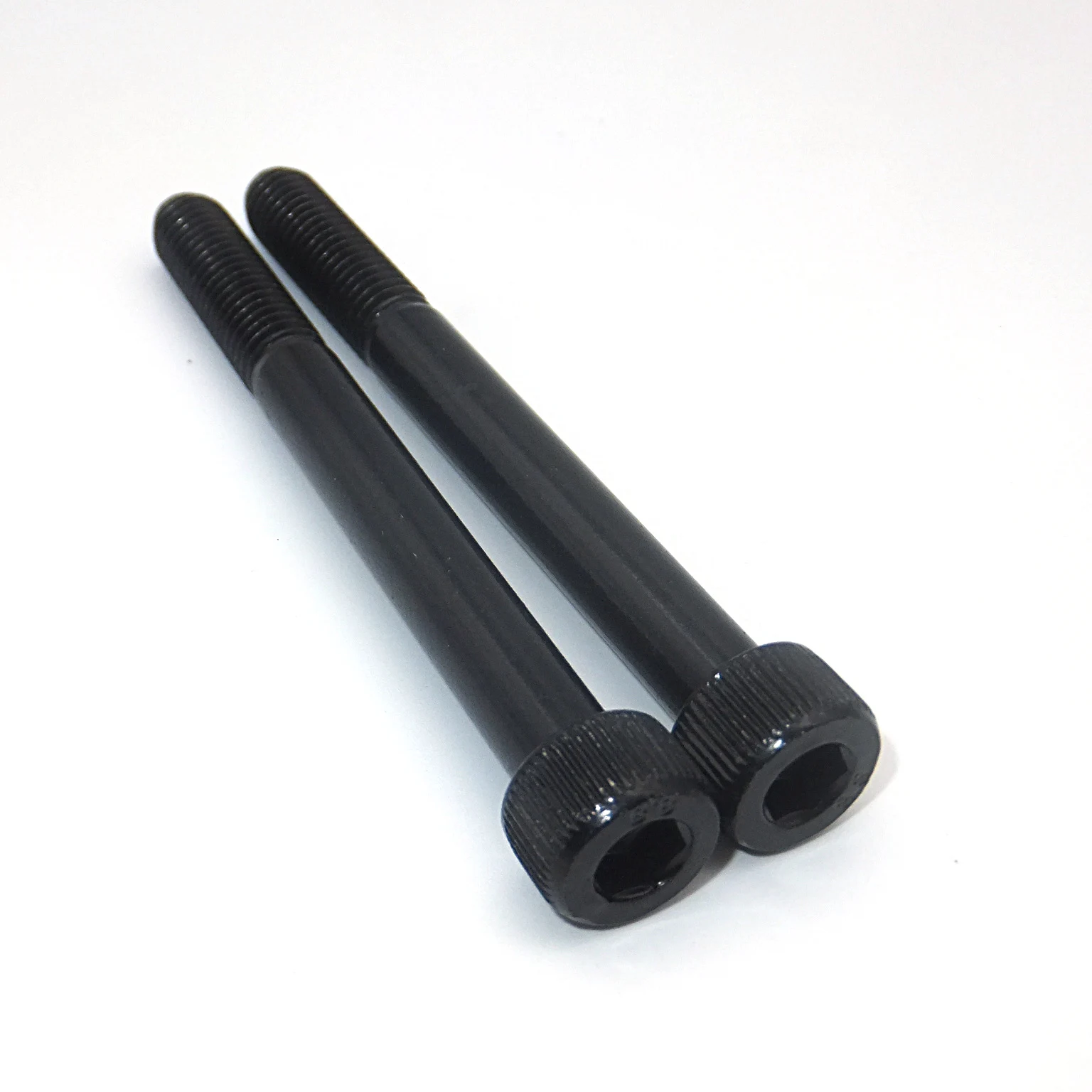 China manufacturing wholesale price grade 8.8 bolt and nut screw washer DIN931 DIN933 metric stainless steel galvanized hex bolt