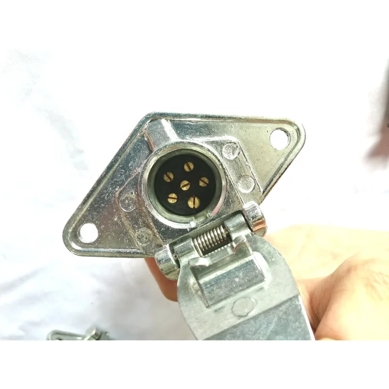 Made in China  7 Pin 7 way  trailer small round metal trailer socket
