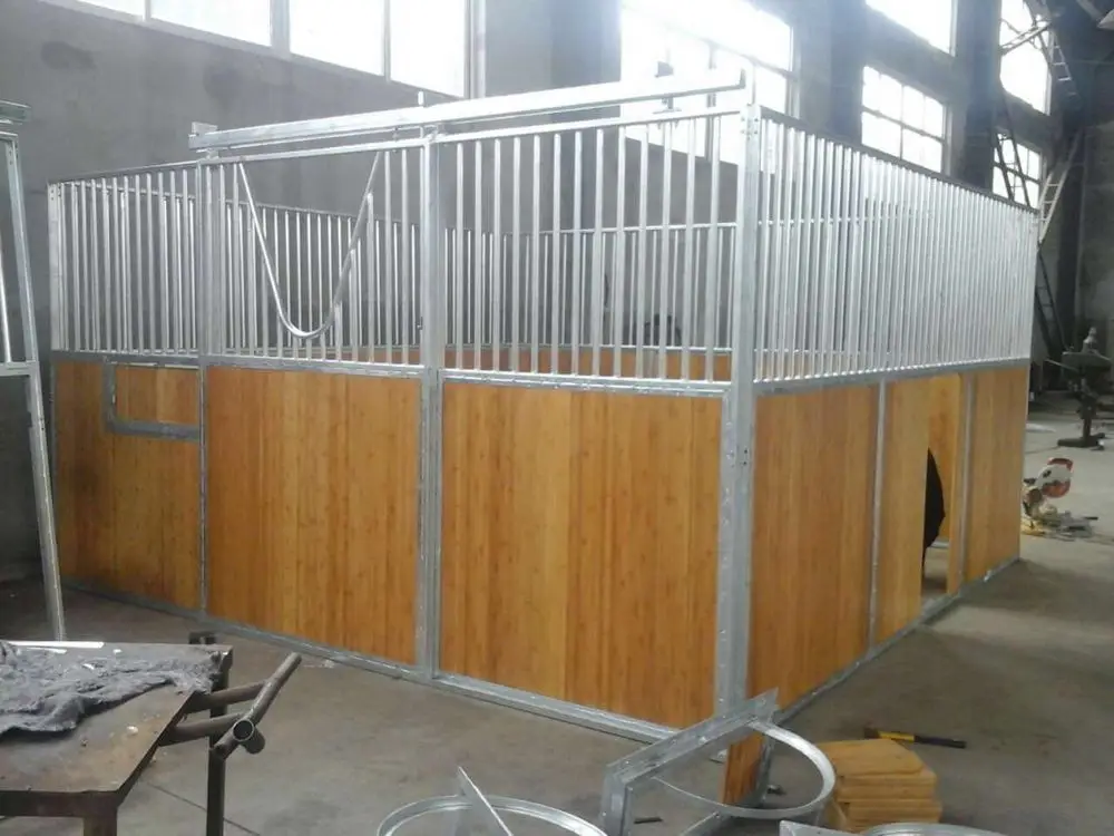 European Luxury High Quality Internal Bamboo Horse Stall With Rolling Feeder Stable Board