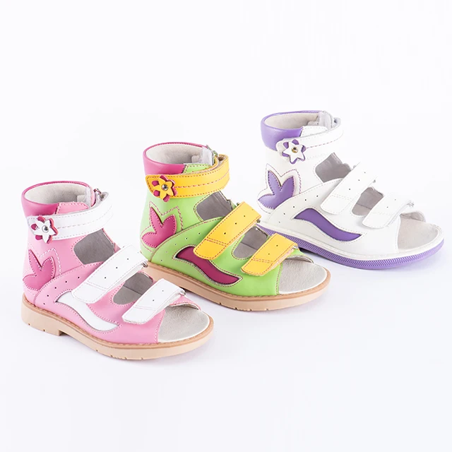 Прекрасная стильная ортопедическая обувь и летние сандалии для девочек