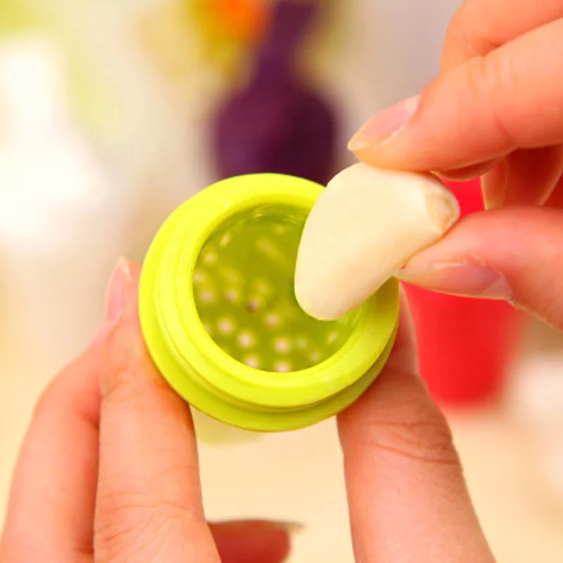 Wholesale Garlic Manual Press Crusher Kitchen Gadget Plastic Garlic Press