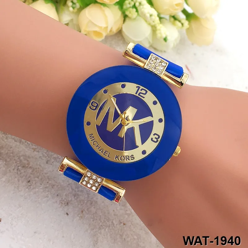 Fashion Women Men Quartz Analog Soft Sport Wrist Watch Geneva Silicone Band Mix Colour