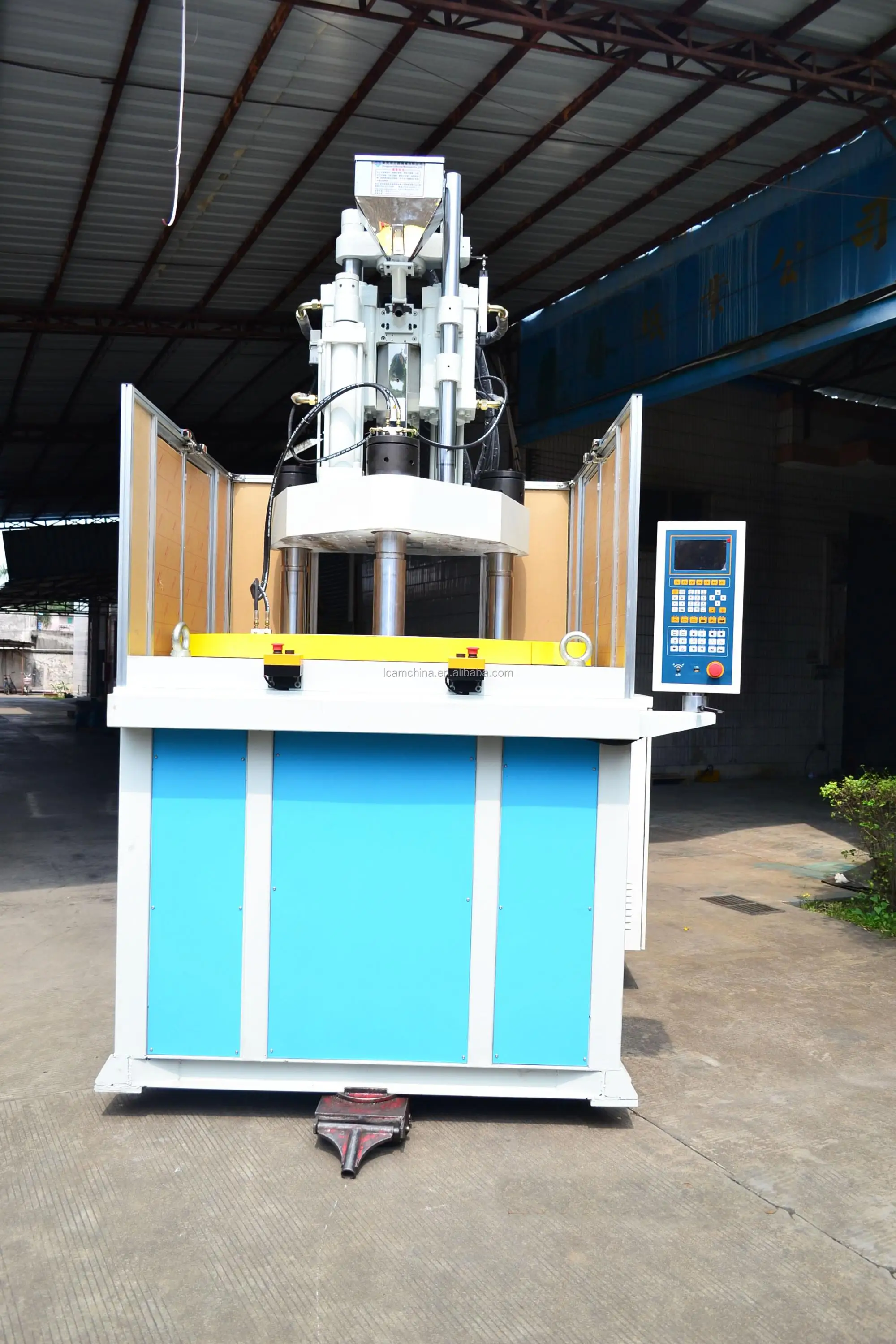  Машина для литья под давлением оправ очков изготовления чехлов телефона