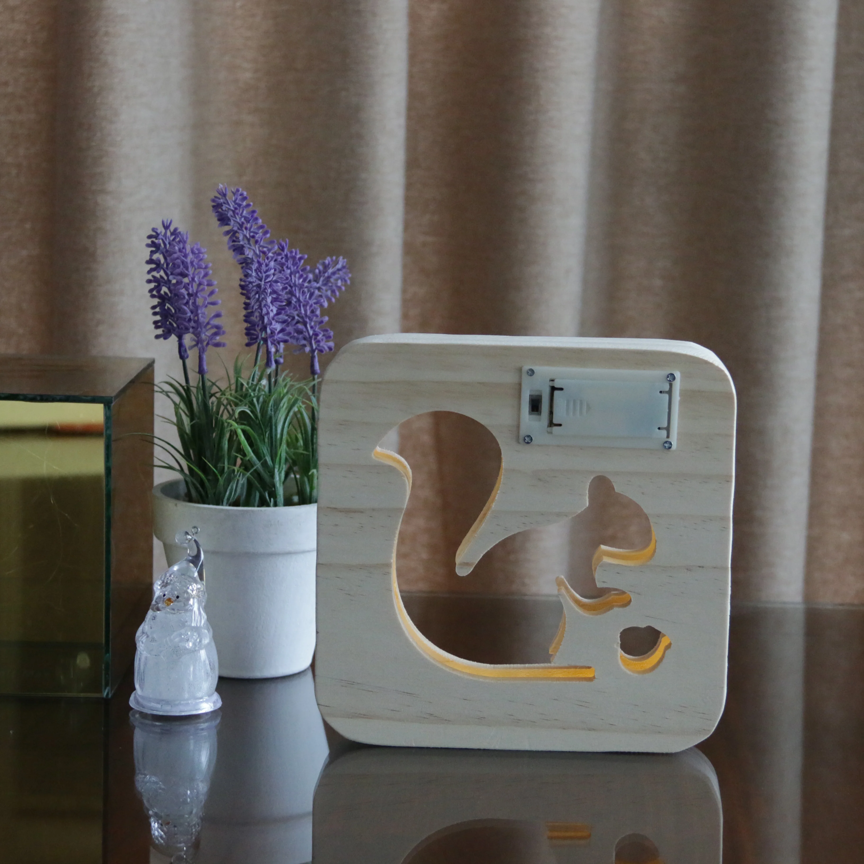Indoor squirrel  warm white wooden frame lamp for home decoration table night light or christmas decoration lights