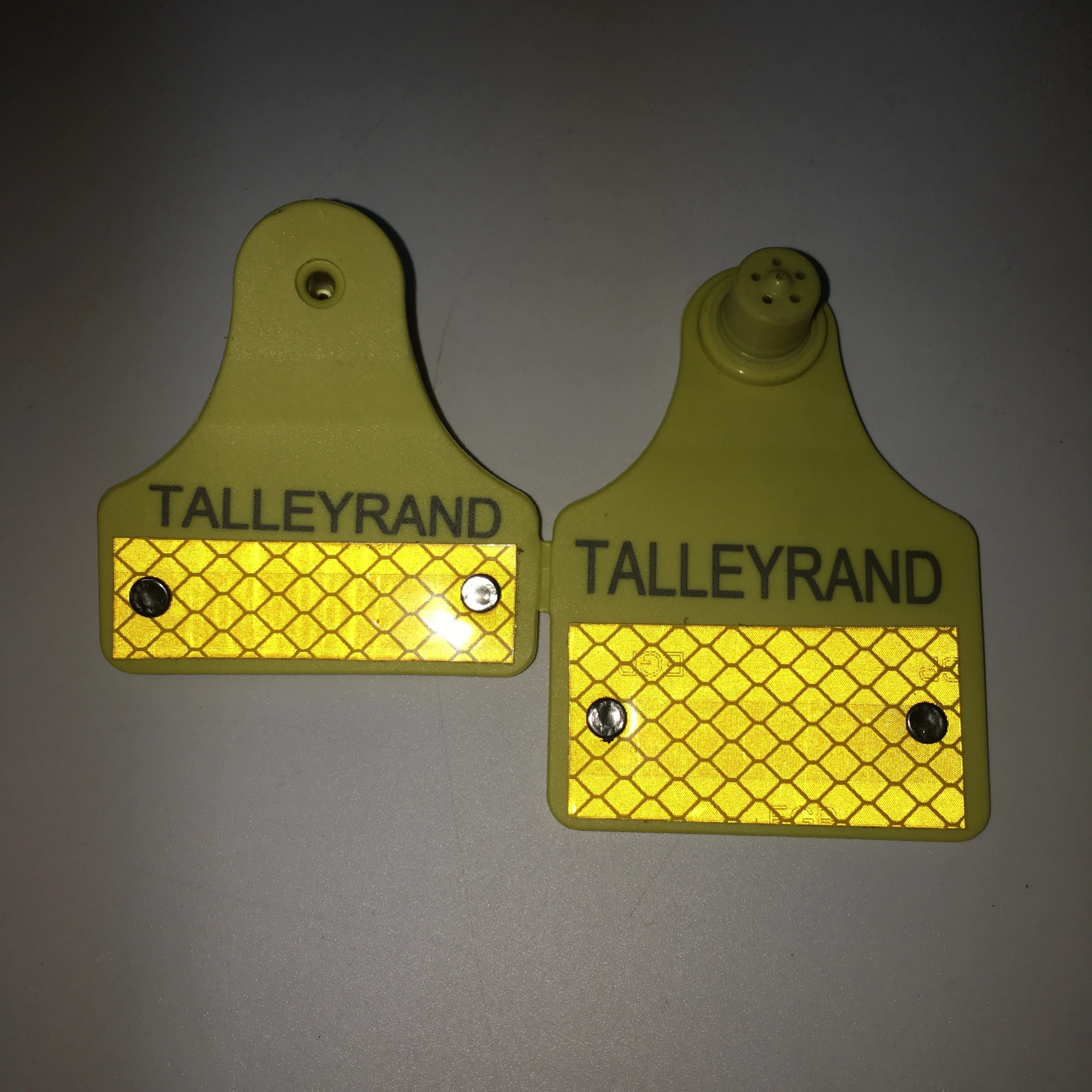 2019  high quality cattle reflective tag connected ear tag