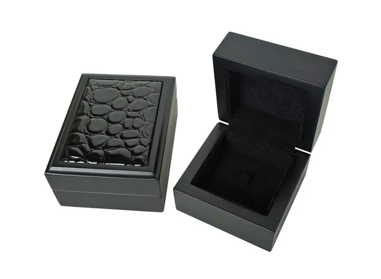 Golden Supplier household stock black handmade timber wooden jewelry box wholesale wood ring pendant bangle jewelry set boxes