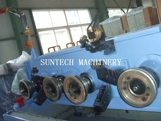 Wet type wire drawing machine for making nail